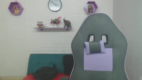 adri_sexboy online show from January 20, 1:11 pm