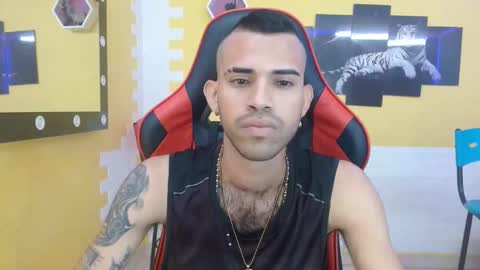 adri_sexboy online show from February 20, 2:35 pm