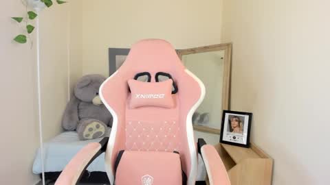 Adriana online show from January 25, 1:30 pm