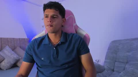 Snapshot of adrian_prime_ chatting on May 19, 6:58 pm ADRIAN online show from May 19, 6:58 pm