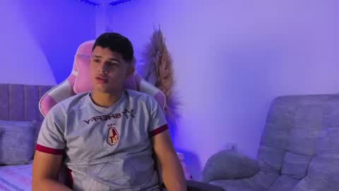 Snapshot of adrian_prime_ chatting on June 4, 6:47 pm ADRIAN online show from June 4, 6:47 pm