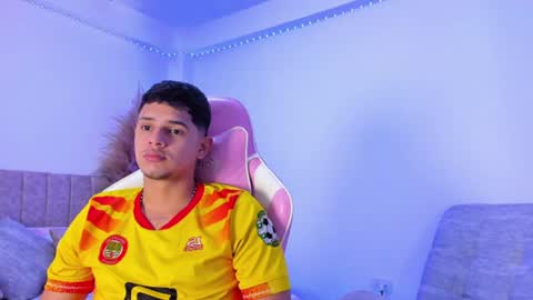 Snapshot of adrian_prime_ chatting on June 17, 6:53 pm ADRIAN online show from June 17, 6:53 pm