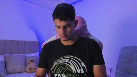 Snapshot of adrian_prime_ chatting on June 20, 6:22 pm ADRIAN online show from June 20, 6:22 pm