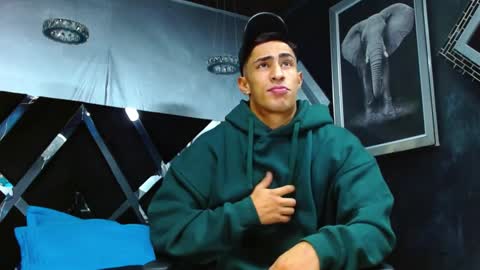   online show from December 12, 11:40 am