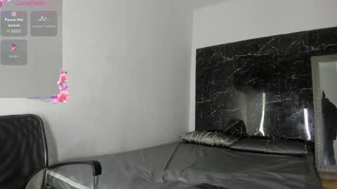 Adrian W  online show from May 31, 3:58 am
