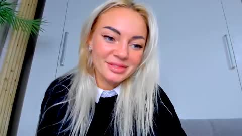Snapshot of adriana_coy_ chatting on October 10, 4:06 pm Adriana online show from October 10, 4:06 pm