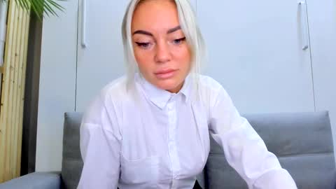 Snapshot of adriana_coy_ chatting on October 11, 2:15 pm Adriana online show from October 11, 2:15 pm
