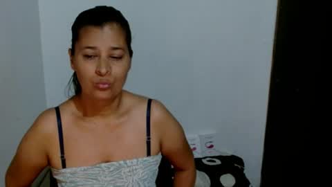 Snapshot of adriana_milf chatting on June 15, 5:20 am Adriana milf online show from June 15, 5:20 am