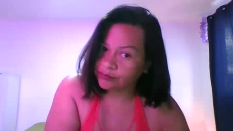 Snapshot of adrianagogo18 chatting on October 16, 11:33 am adrianagogo18 online show from October 16, 11:33 am