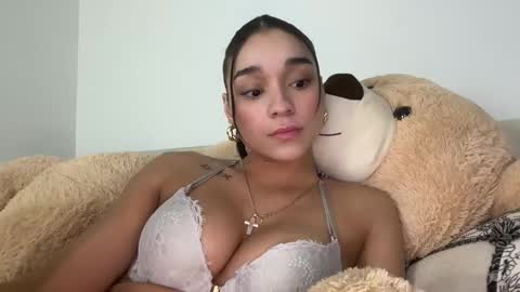 Snapshot of adriannarodriguez chatting on January 25, 6:45 am Adrianna  online show from January 25, 6:45 am