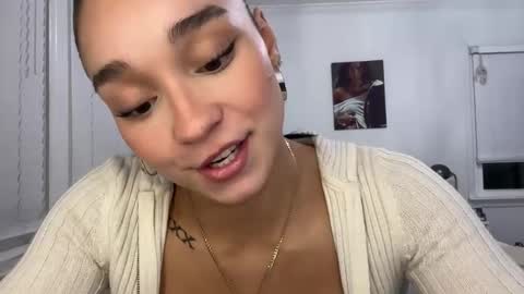 Snapshot of adriannarodriguez chatting on February 8, 2:47 am Adrianna  online show from February 8, 2:47 am