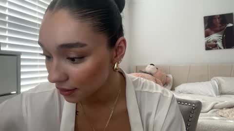 Snapshot of adriannarodriguez chatting on February 14, 3:58 pm Adrianna  online show from February 14, 3:58 pm