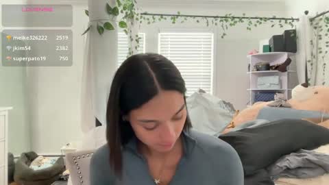 Adrianna  online show from April 22, 6:31 pm