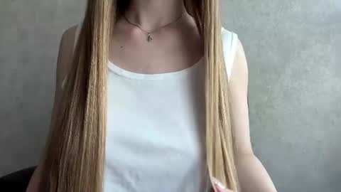 Snapshot of adriannemuldowney chatting on June 26, 4:22 pm Caroline online show from June 26, 4:22 pm