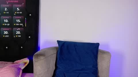 adriel_escalante online show from May 29, 2:53 am