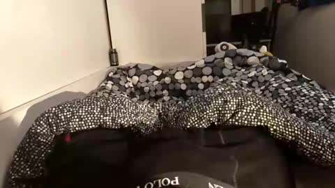 Snapshot of adrisex2002 chatting on December 9, 6:35 pm adrisex2002 online show from December 9, 6:35 pm