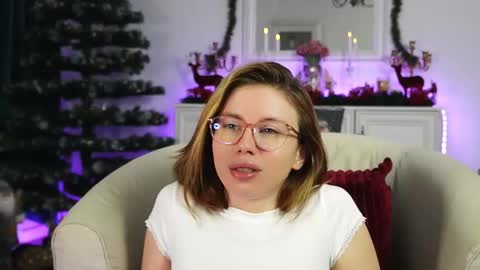 Aelia online show from November 21, 5:50 am