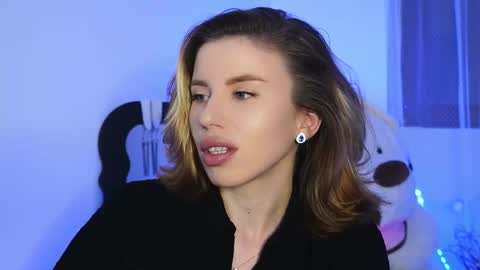 Aelia online show from March 7, 6:38 pm