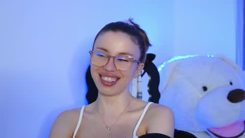 Aelia online show from March 10, 6:24 pm