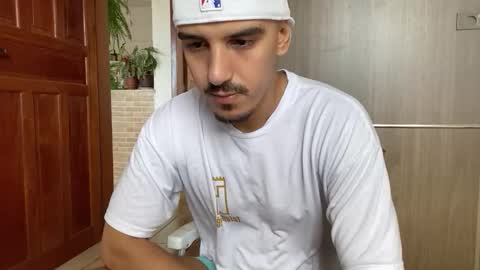 Luci online show from February 5, 5:50 pm