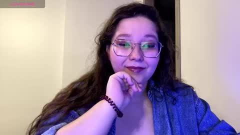 aemilialust online show from January 17, 6:33 pm