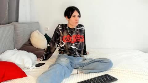 Theo online show from April 23, 9:17 pm