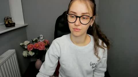 Snapshot of afinacutie chatting on December 5, 5:17 pm Afina online show from December 5, 5:17 pm