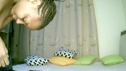 Snapshot of africacoco chatting on June 2, 2:02 am africacoco online show from June 2, 2:02 am