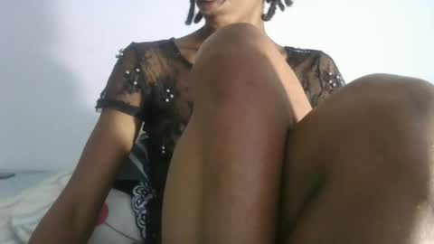 Snapshot of africadeluxe chatting on December 5, 11:38 am Africa online show from December 5, 11:38 am