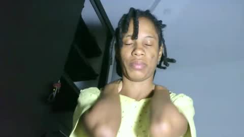 Snapshot of africadeluxe chatting on January 5, 9:37 am Africa online show from January 5, 9:37 am