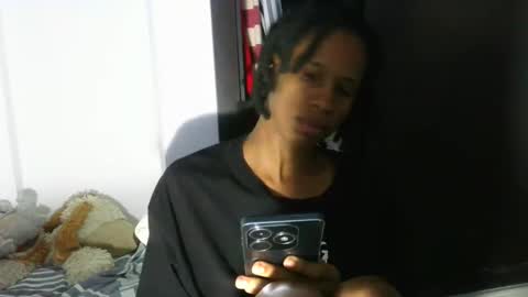 Snapshot of africadeluxe chatting on January 12, 11:50 am Africa online show from January 12, 11:50 am