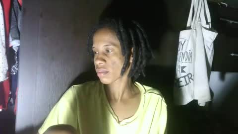 Snapshot of africadeluxe chatting on January 22, 9:24 am Africa online show from January 22, 9:24 am