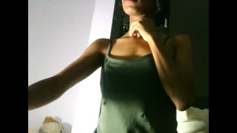 Snapshot of africadeluxe chatting on January 29, 8:51 am Africa online show from January 29, 8:51 am