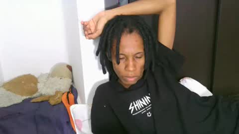 Snapshot of africadeluxe chatting on February 16, 7:27 pm Africa online show from February 16, 7:27 pm