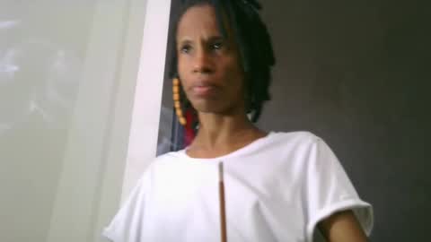 Snapshot of africadeluxe chatting on February 20, 8:47 pm Africa online show from February 20, 8:47 pm