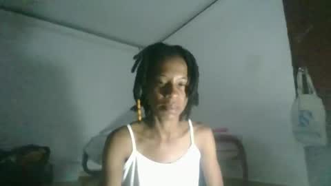 Snapshot of africadeluxe chatting on March 2, 11:29 am Africa online show from March 2, 11:29 am