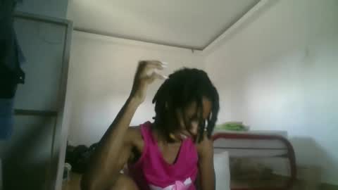 Snapshot of africadeluxe chatting on March 10, 5:07 pm Africa online show from March 10, 5:07 pm