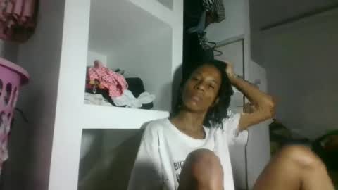 Snapshot of africadeluxe chatting on March 11, 10:09 pm Africa online show from March 11, 10:09 pm