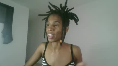 Snapshot of africadeluxe chatting on April 9, 1:38 pm Africa online show from April 9, 1:38 pm