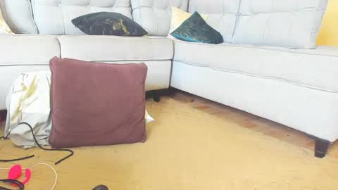 Snapshot of african_barbie25 chatting on January 17, 9:51 pm african_barbie25 online show from January 17, 9:51 pm