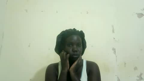 Snapshot of african_goddess22 chatting on May 6, 9:14 am african_goddess22 online show from May 6, 9:14 am