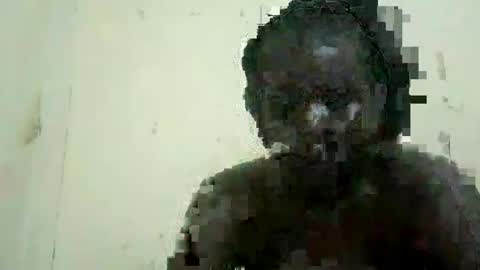 Snapshot of african_goddess22 chatting on June 9, 9:10 am african_goddess22 online show from June 9, 9:10 am