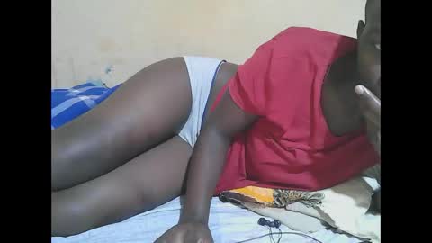 Snapshot of african_pussy2 chatting on December 21, 3:35 am african_pussy2 online show from December 21, 3:35 am