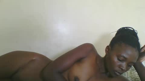 Snapshot of africancutegal chatting on February 9, 12:53 pm Yvonne online show from February 9, 12:53 pm