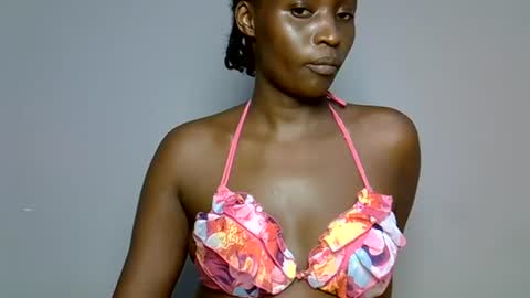 Snapshot of africanuh chatting on July 18, 2:54 pm Africanuh online show from July 18, 2:54 pm