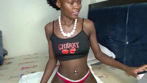 Snapshot of africas_booty842808 chatting on September 23, 6:33 pm Mia online show from September 23, 6:33 pm