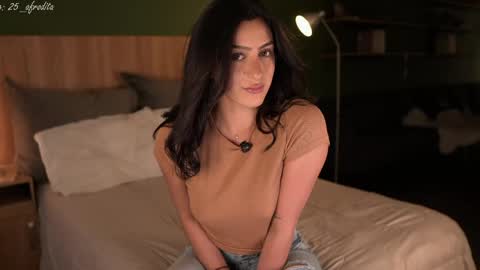 Snapshot of afrodita__25 chatting on June 3, 9:42 pm Emma online show from June 3, 9:42 pm
