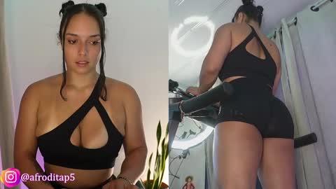 Snapshot of afrodita_p_ chatting on February 25, 5:15 pm Afrodita P online show from February 25, 5:15 pm