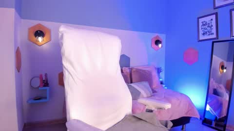 Afrodita online show from February 3, 8:03 pm