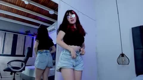 Snapshot of afroditaleclair chatting on November 6, 8:21 pm Afrodita online show from November 6, 8:21 pm